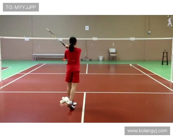 李丽独家揭秘羽毛球技巧与训练心得分享助你提升球技