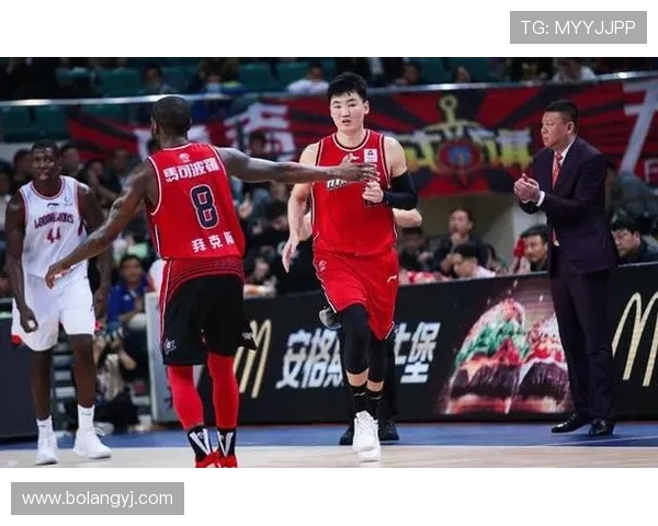 深圳乒乓球队在总决赛积分榜上以65分稳居第一名展现强劲实力