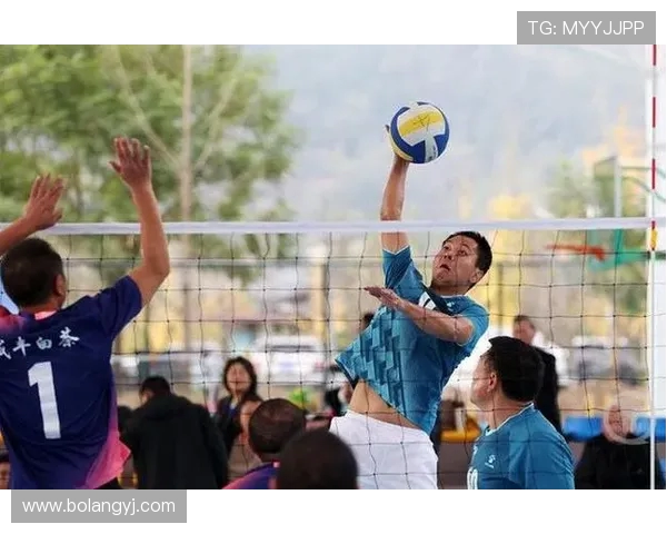 重庆排球队团队协作引发热议球员间配合与默契成焦点讨论