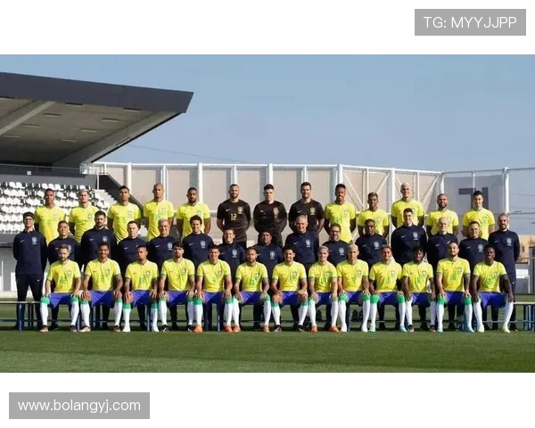 帕奎塔引领新潮流足球场上的艺术家与战士双重身份解析