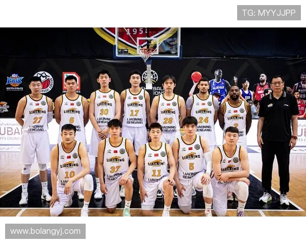 广东宏远与福建队激战正酣谁能在CBA赛场上笑到最后