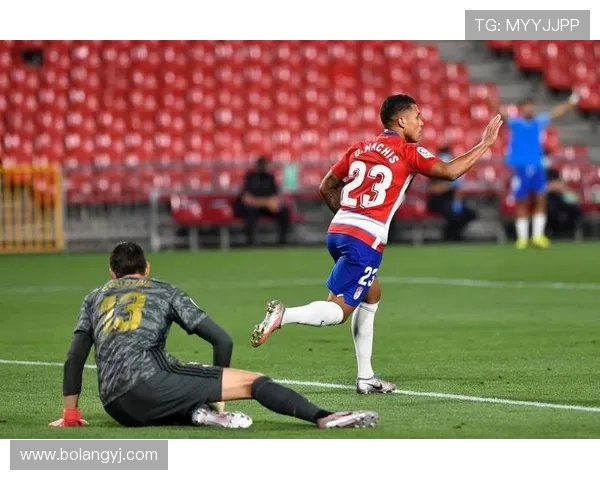 库尔图瓦：守护球门的铁血战士与足球世界的传奇故事