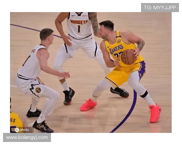 湖人与掘金激战回顾赛季对决精彩瞬间与关键数据分析