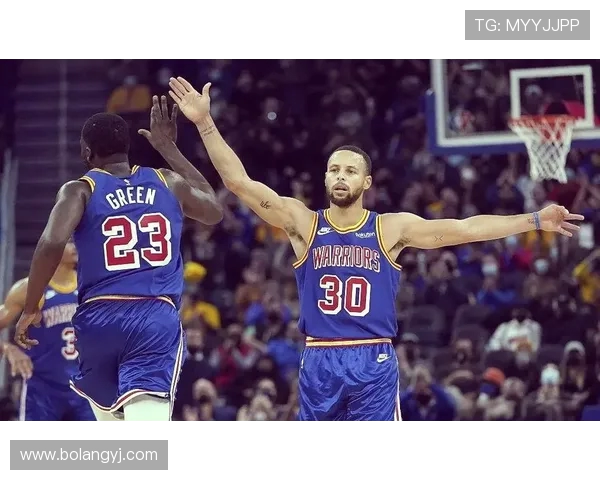 独行侠与勇士的巅峰对决谁能在赛场上书写传奇篇章