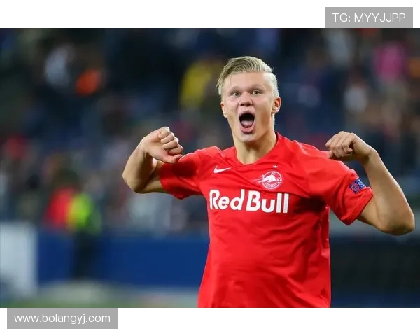 莱万欧冠赛场火力全开10场12球领跑射手榜势不可挡