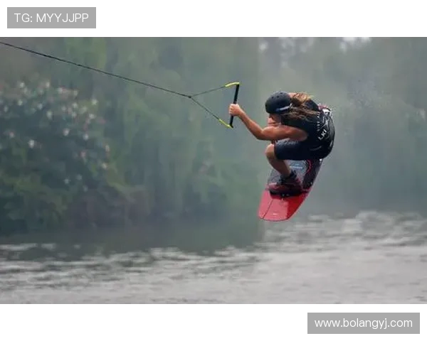 成都极限运动队转型之路：挑战与机遇并存的得失分析